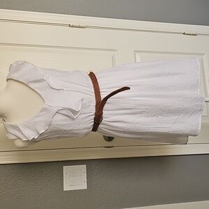 White casual dress with removable belt. Size small